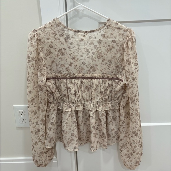 Chic Floral Beige Blouse with Brown Trim - Picture 4 of 4